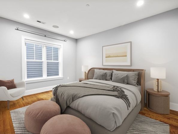 360 W 2nd St 14, Boston MA 02127