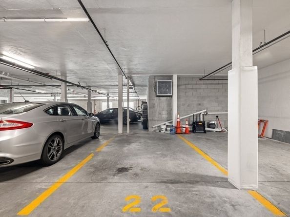 360 W 2nd St 14, Boston MA 02127