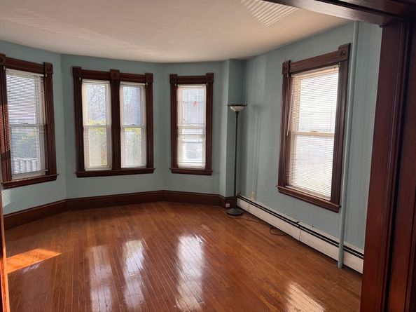 93 Cross St, Gardner MA 01440