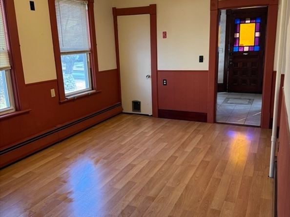 93 Cross St, Gardner MA 01440