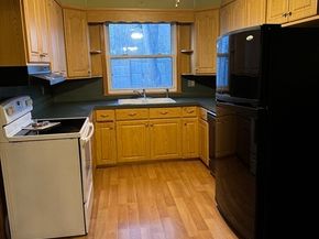 93 Cross St, Gardner MA 01440