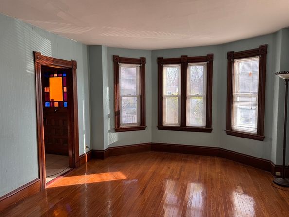 93 Cross St, Gardner MA 01440