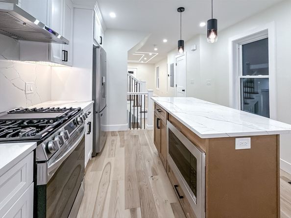 469 Washington Ave, Chelsea MA 02150