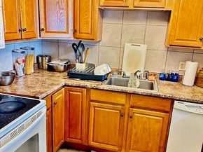 118 Oak Ln 10, Brockton MA 02301