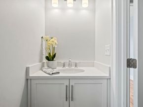 21 Derby Dr 21, Woburn MA 01801