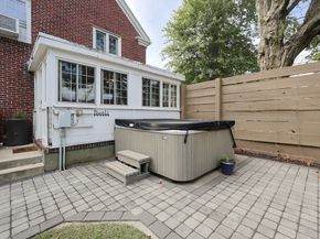 25 Brewster Rd, Framingham MA 01702