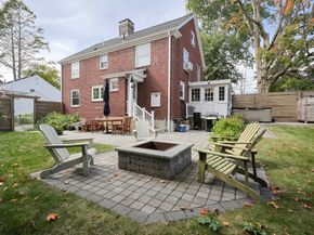 25 Brewster Rd, Framingham MA 01702