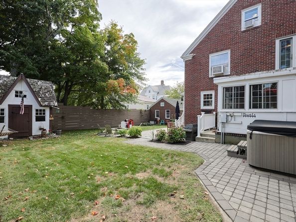 25 Brewster Rd, Framingham MA 01702