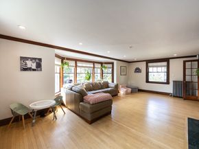 25 Brewster Rd, Framingham MA 01702