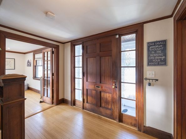 25 Brewster Rd, Framingham MA 01702