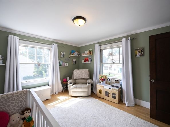 25 Brewster Rd, Framingham MA 01702