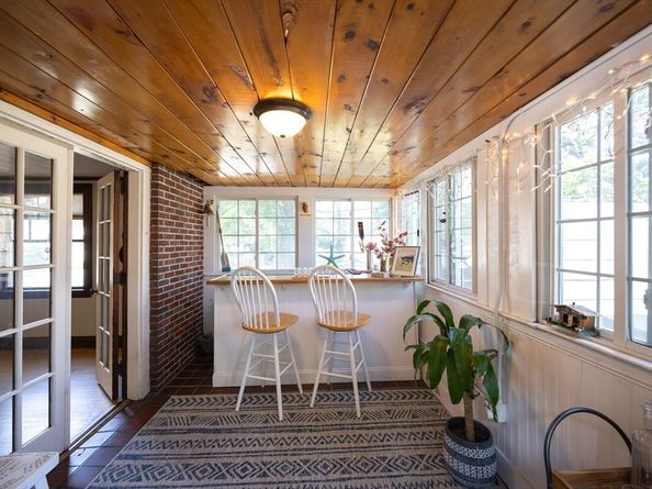 25 Brewster Rd, Framingham MA 01702