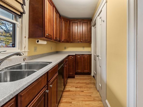 57 Berwick St, Worcester MA 01602