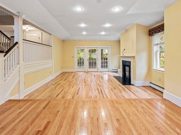 57 Berwick St, Worcester MA 01602