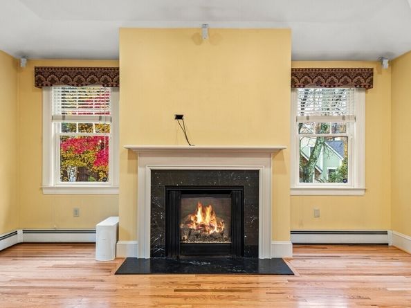 57 Berwick St, Worcester MA 01602