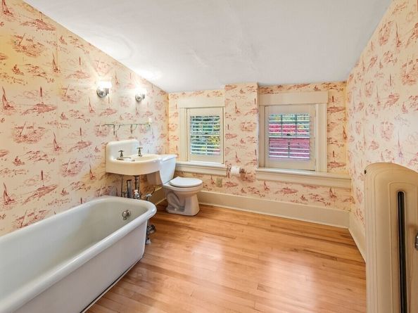 57 Berwick St, Worcester MA 01602