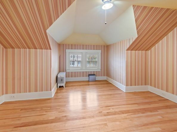 57 Berwick St, Worcester MA 01602