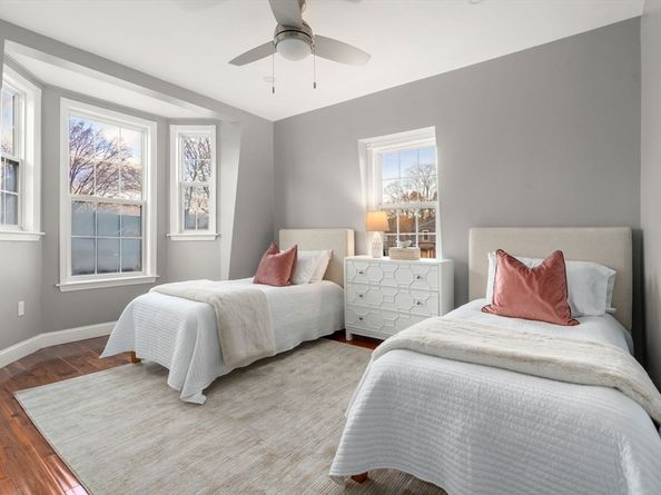 10 Washington Park 2Left, Newton MA 02460