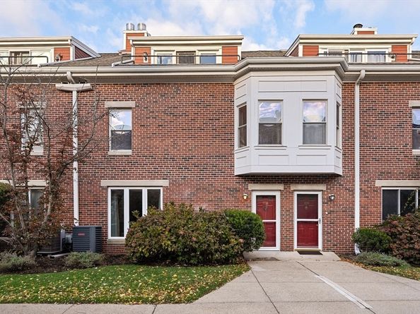 166 Quincy Shore Dr 108, Quincy MA 02171