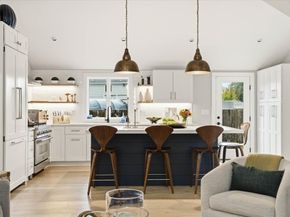 61 Spofford St, Newburyport MA 01950