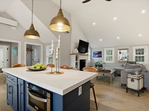 61 Spofford St, Newburyport MA 01950