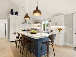 61 Spofford St, Newburyport MA 01950