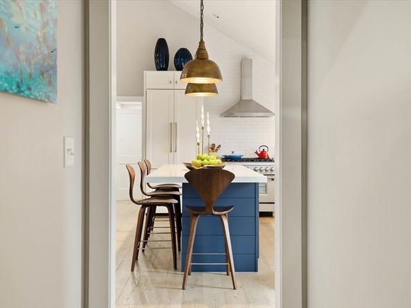 61 Spofford St, Newburyport MA 01950