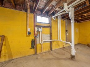 24 Oak St, Brockton MA 02301