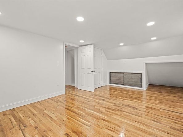 24 Oak St, Brockton MA 02301