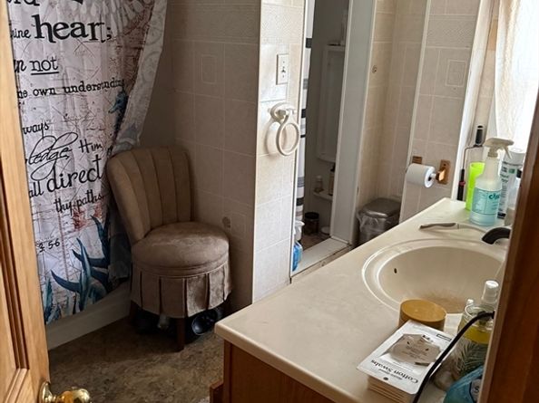 181 Pond St, Leominster MA 01453