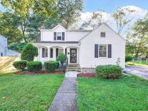 7 Longworth Rd, Worcester MA 01602