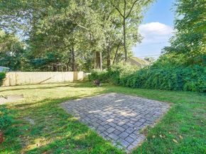 7 Longworth Rd, Worcester MA 01602