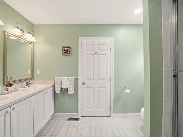 69 Bay Pointe Dr Ext 69, Wareham MA 02532