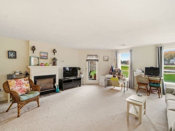 69 Bay Pointe Dr Ext 69, Wareham MA 02532