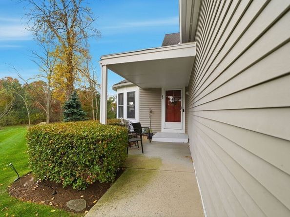 69 Bay Pointe Dr Ext 69, Wareham MA 02532