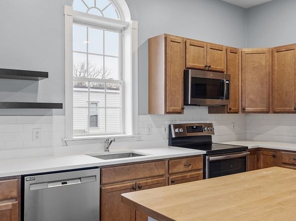 35 High Street 3D, Danvers MA 01923