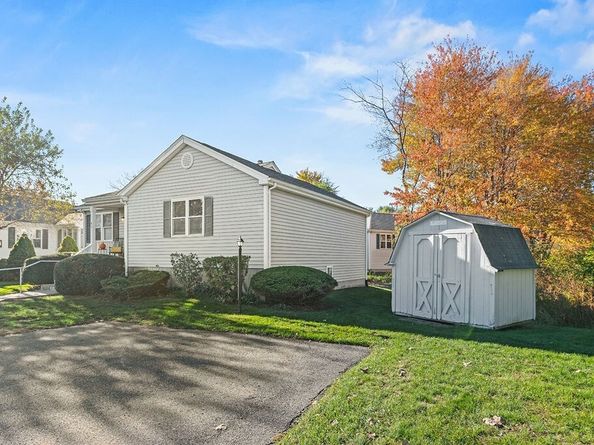 42 Crystal Water 0, East Bridgewater MA 02333