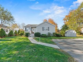 42 Crystal Water 0, East Bridgewater MA 02333