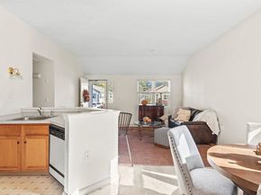 42 Crystal Water 0, East Bridgewater MA 02333