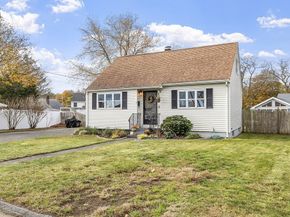 2 Summit Ter, Peabody MA 01960