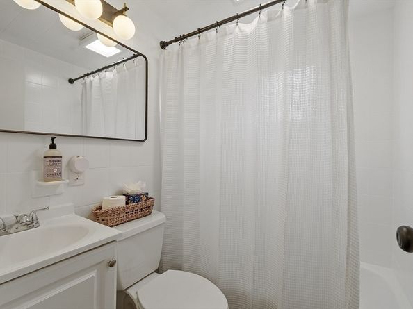 2 Summit Ter, Peabody MA 01960