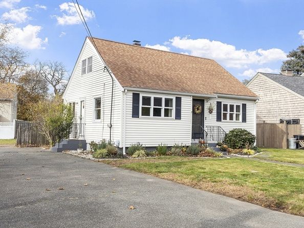 2 Summit Ter, Peabody MA 01960