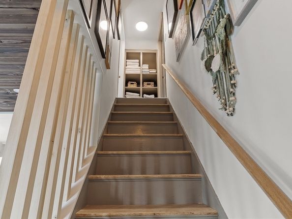 2 Summit Ter, Peabody MA 01960