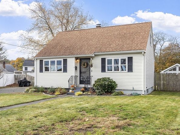 2 Summit Ter, Peabody MA 01960