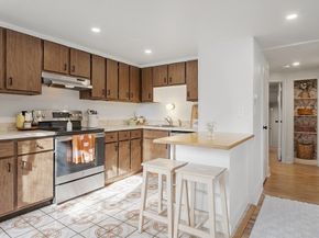 2 Summit Ter, Peabody MA 01960