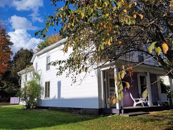 50 Grove St N, Barre MA 01005