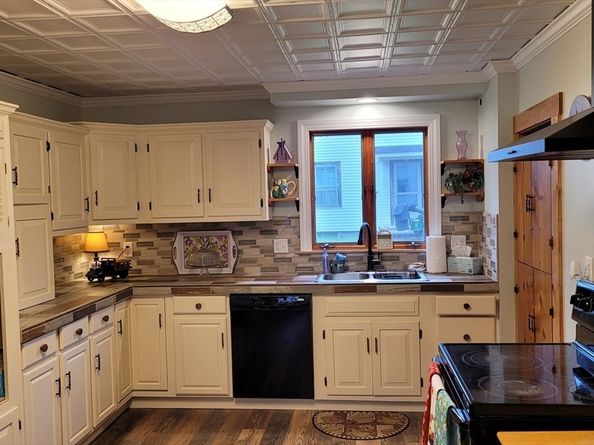 50 Grove St N, Barre MA 01005