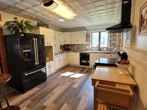 50 Grove St N, Barre MA 01005