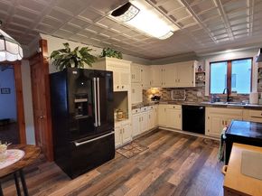 50 Grove St N, Barre MA 01005