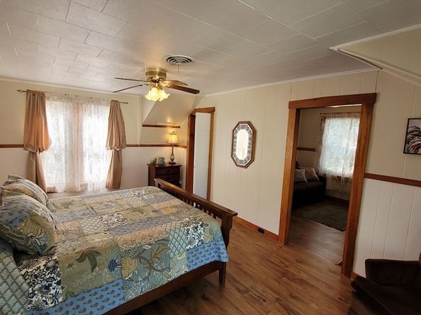 50 Grove St N, Barre MA 01005